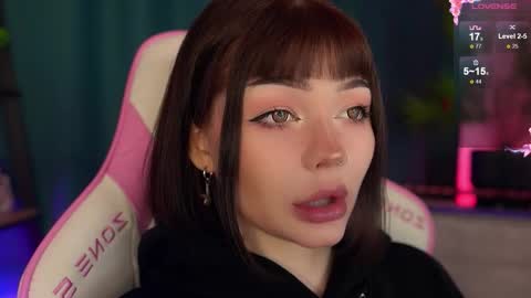 Nika online show from 10-23-25, 06:02