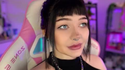 Nika online show from 11-28-25, 04:09