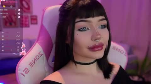 Snapshot of babyroxynill chatting on 06-10-26, 10:30 Nika online show from 06-10-26, 10:30