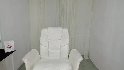 Snapshot of babyts_erin chatting on 05-19-26, 01:56 erin online show from 05-19-26, 01:56