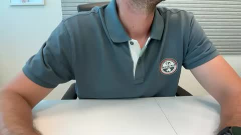 Snapshot of backtoureon chatting on 07-14-26, 10:32 backtoureon online show from 07-14-26, 10:32