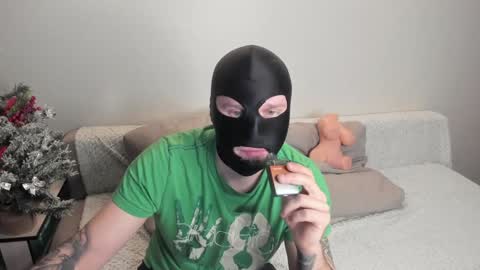 Snapshot of bad_hot_boy__209123 chatting on 01-02-25, 02:02 Mike online show from 01-02-25, 02:02