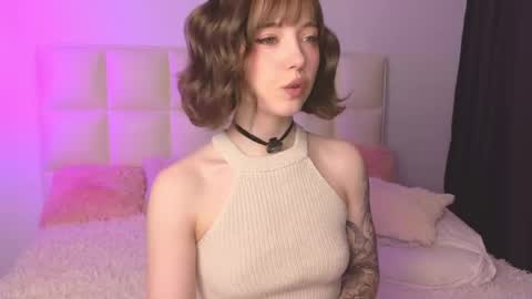 Snapshot of badbitchcuteface chatting on 05-12-26, 04:42 Jane online show from 05-12-26, 04:42