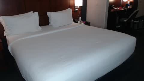 Snapshot of badboyson65 chatting on 03-09-25, 09:13 HotWifeFun32 online show from 03-09-25, 09:13