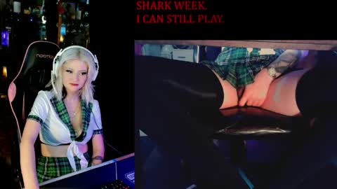 Snapshot of badd0ll chatting on 05-23-26, 06:23 badd0ll online show from 05-23-26, 06:23