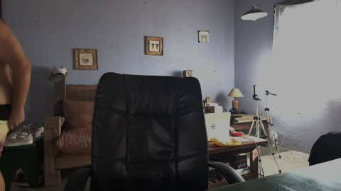 Snapshot of baddaddybrasil chatting on 12-16-24, 07:32 Baddaddybrazil online show from 12-16-24, 07:32