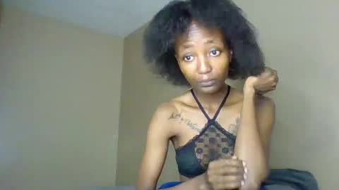 Snapshot of baddie_bunnie chatting on 12-15-25, 01:54 baddie_bunnie online show from 12-15-25, 01:54