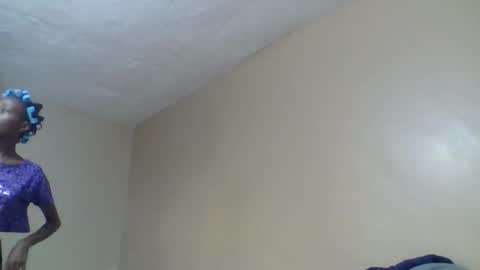 Snapshot of baddie_bunnie chatting on 12-17-25, 05:02 baddie_bunnie online show from 12-17-25, 05:02