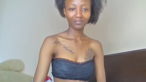 Snapshot of baddie_bunnie chatting on 12-22-25, 08:33 baddie_bunnie online show from 12-22-25, 08:33