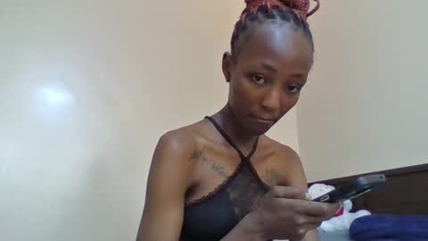 Snapshot of baddie_bunnie chatting on 01-14-26, 10:54 baddie_bunnie online show from 01-14-26, 10:54