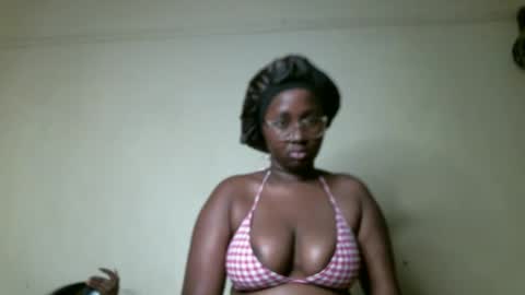 Snapshot of baddiepixxie chatting on 10-12-25, 01:37 baddiepixxie online show from 10-12-25, 01:37