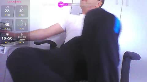 Snapshot of badener80 chatting on 10-28-25, 02:42 Badener online show from 10-28-25, 02:42