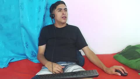 Juan Help us reach 100 likes online show from 01-18-25, 03:20