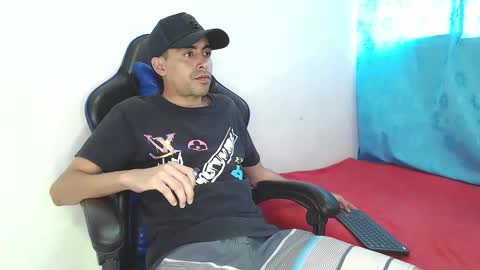 Juan Help us reach 100 likes online show from 03-09-25, 07:26
