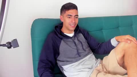 Juan Help us reach 100 likes online show from 09-30-25, 12:43