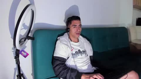 Juan Help us reach 100 likes online show from 10-02-25, 03:02