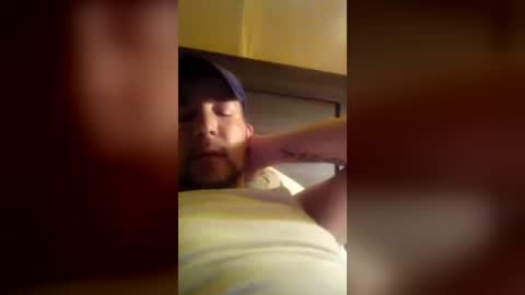 Snapshot of badland2017 chatting on 06-12-26, 02:10 badland2017 online show from 06-12-26, 02:10