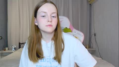 Snapshot of bae_cake__ chatting on 09-17-25, 04:41 Alice online show from 09-17-25, 04:41