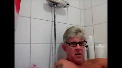Snapshot of baggelina75 chatting on 12-15-24, 07:53 baggelina75 online show from 12-15-24, 07:53