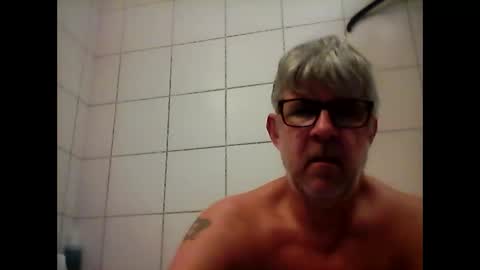 Snapshot of baggelina75 chatting on 01-06-25, 03:40 baggelina75 online show from 01-06-25, 03:40