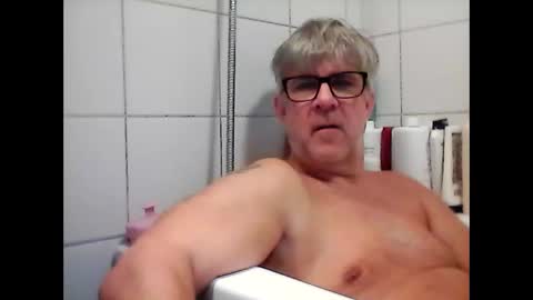 Snapshot of baggelina75 chatting on 01-12-25, 09:29 baggelina75 online show from 01-12-25, 09:29