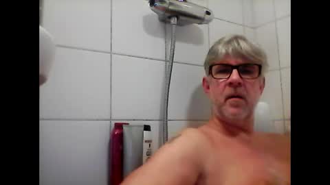 Snapshot of baggelina75 chatting on 01-20-25, 06:10 baggelina75 online show from 01-20-25, 06:10