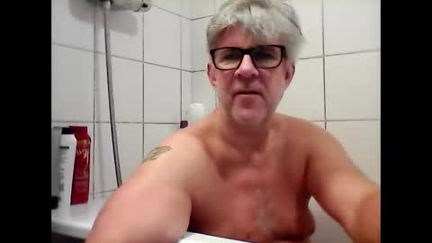 Snapshot of baggelina75 chatting on 01-26-25, 05:34 baggelina75 online show from 01-26-25, 05:34