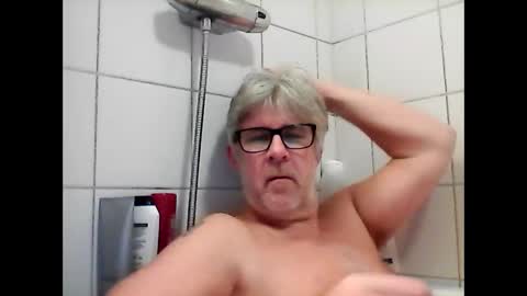 Snapshot of baggelina75 chatting on 02-13-25, 07:21 baggelina75 online show from 02-13-25, 07:21