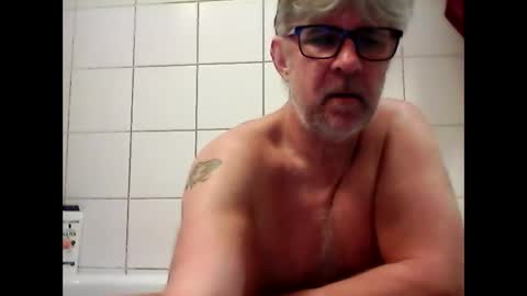 Snapshot of baggelina75 chatting on 02-19-25, 07:16 baggelina75 online show from 02-19-25, 07:16