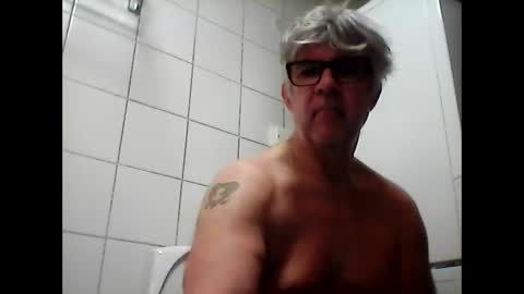 Snapshot of baggelina75 chatting on 02-22-25, 11:46 baggelina75 online show from 02-22-25, 11:46