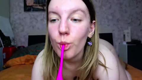 holly online show from 03-01-26, 03:47