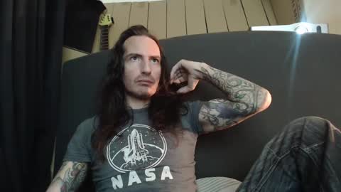 Snapshot of bailey39 chatting on 02-21-25, 07:21 Bailey online show from 02-21-25, 07:21