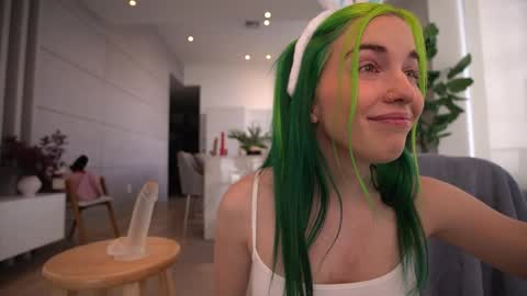 Bailey online show from 04-05-26, 05:10