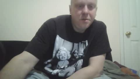 Snapshot of ballzrockwell chatting on 06-10-26, 01:54 ballzrockwell online show from 06-10-26, 01:54