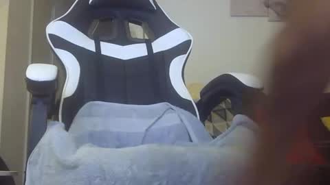 Snapshot of bam10inch chatting on 11-15-25, 02:31 b online show from 11-15-25, 02:31