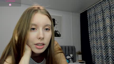 Snapshot of bam_bi chatting on 01-08-25, 08:07 Kira online show from 01-08-25, 08:07