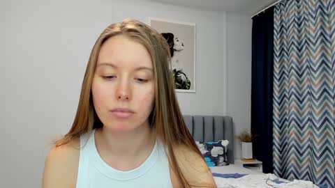 Snapshot of bam_bi chatting on 01-10-25, 01:31 Kira online show from 01-10-25, 01:31