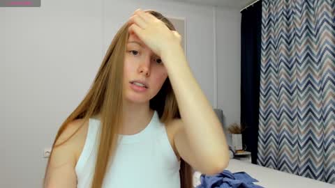 Snapshot of bam_bi chatting on 01-12-25, 06:49 Kira online show from 01-12-25, 06:49