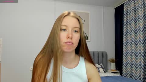 Snapshot of bam_bi chatting on 01-15-25, 05:05 Kira online show from 01-15-25, 05:05