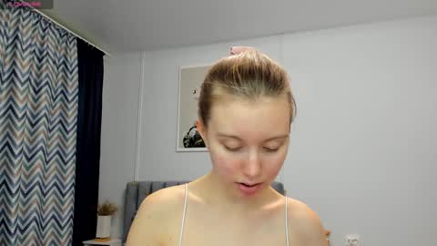 Snapshot of bam_bi chatting on 01-23-25, 03:58 Kira online show from 01-23-25, 03:58