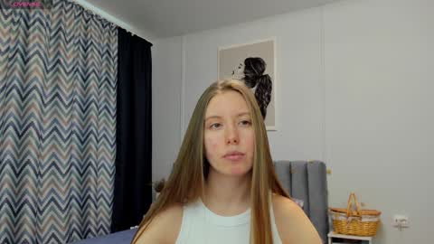 Snapshot of bam_bi chatting on 02-08-25, 10:50 Kira online show from 02-08-25, 10:50