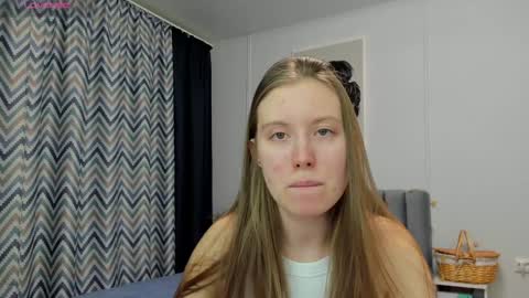 Snapshot of bam_bi chatting on 02-08-25, 06:55 Kira online show from 02-08-25, 06:55