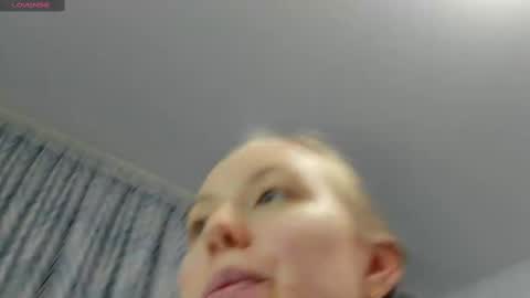 Snapshot of bam_bi chatting on 02-11-25, 06:44 Kira online show from 02-11-25, 06:44