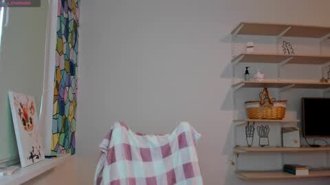 Snapshot of bam_bi chatting on 09-17-25, 03:14 Kira online show from 09-17-25, 03:14