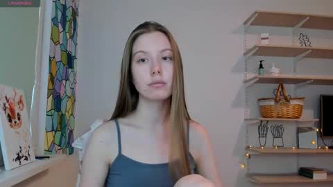 Snapshot of bam_bi chatting on 09-18-25, 01:35 Kira online show from 09-18-25, 01:35