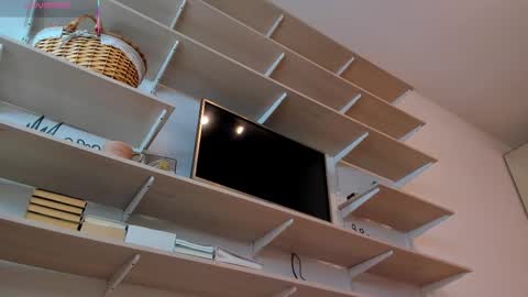 Kira online show from 01-14-26, 10:36