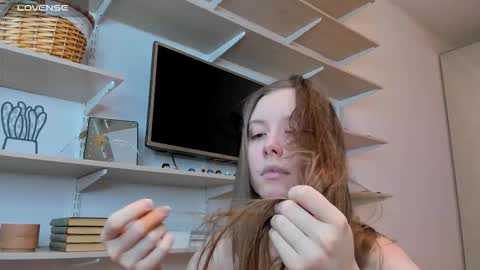 Kira online show from 02-02-26, 05:44