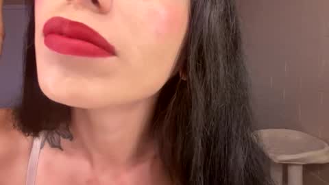 bambii_petite online show from 04-14-26, 09:21