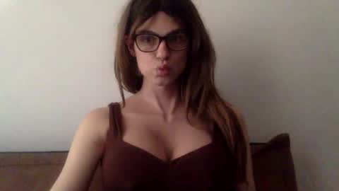 Snapshot of bambilovets1 chatting on 01-12-26, 03:50 Bambi online show from 01-12-26, 03:50