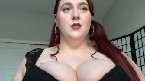 Snapshot of bambixxlynn chatting on 04-29-26, 11:00 bambixxlynn online show from 04-29-26, 11:00